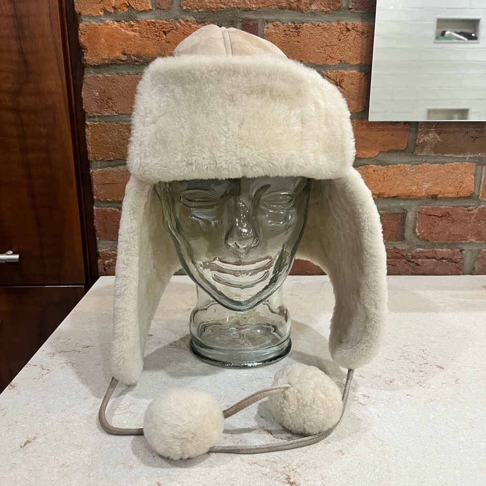 Cozy Cole Haan Cream Shearling Aviator Hat Like New Made in USA Fur